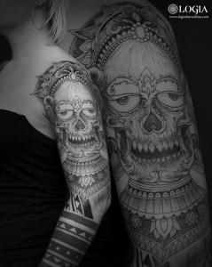 tatuaje-mascara-brazo-logia-barcelona-foteev 